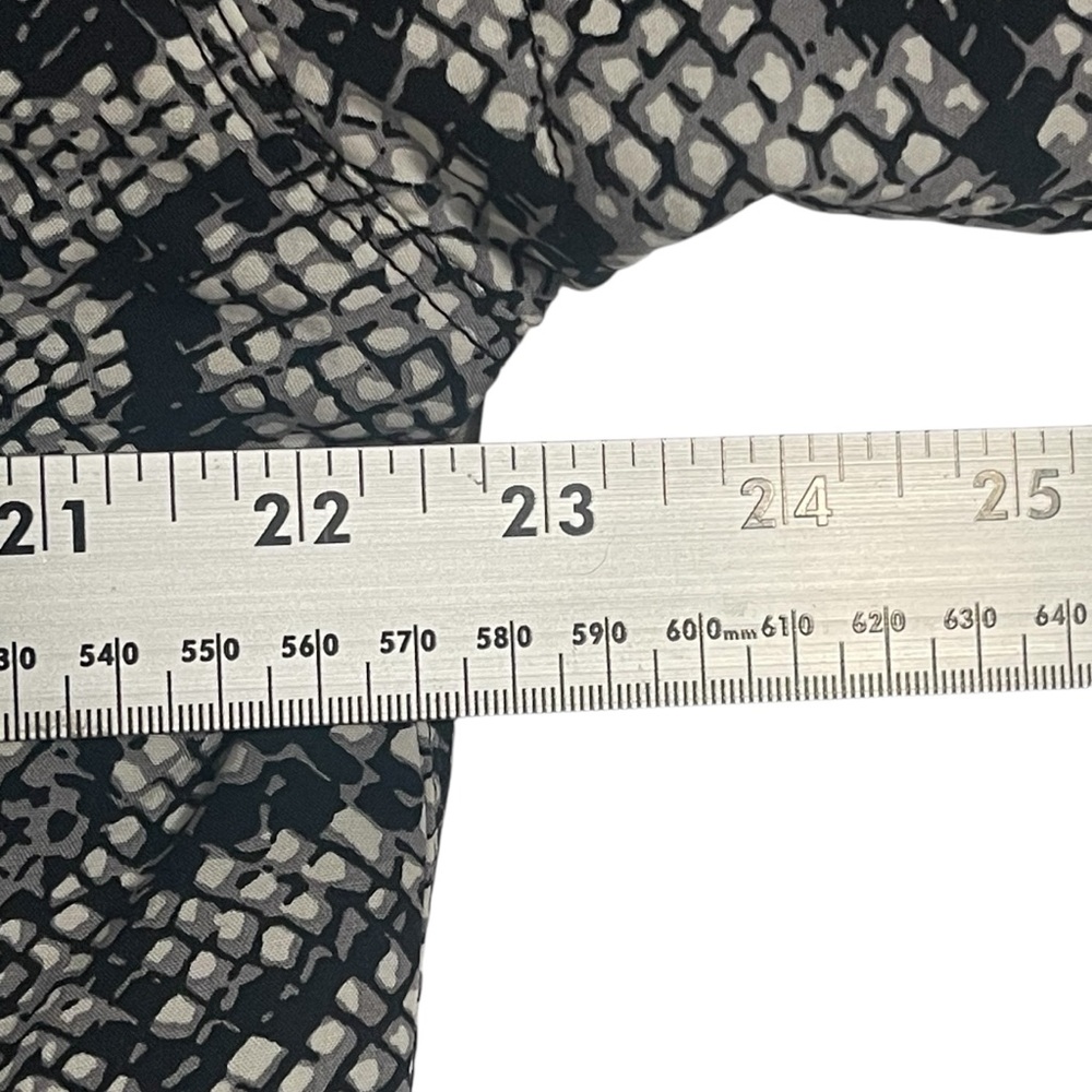 Urban Outfitters Black and White Snakeskin Print Jacket Medium - Picture 6 of 11